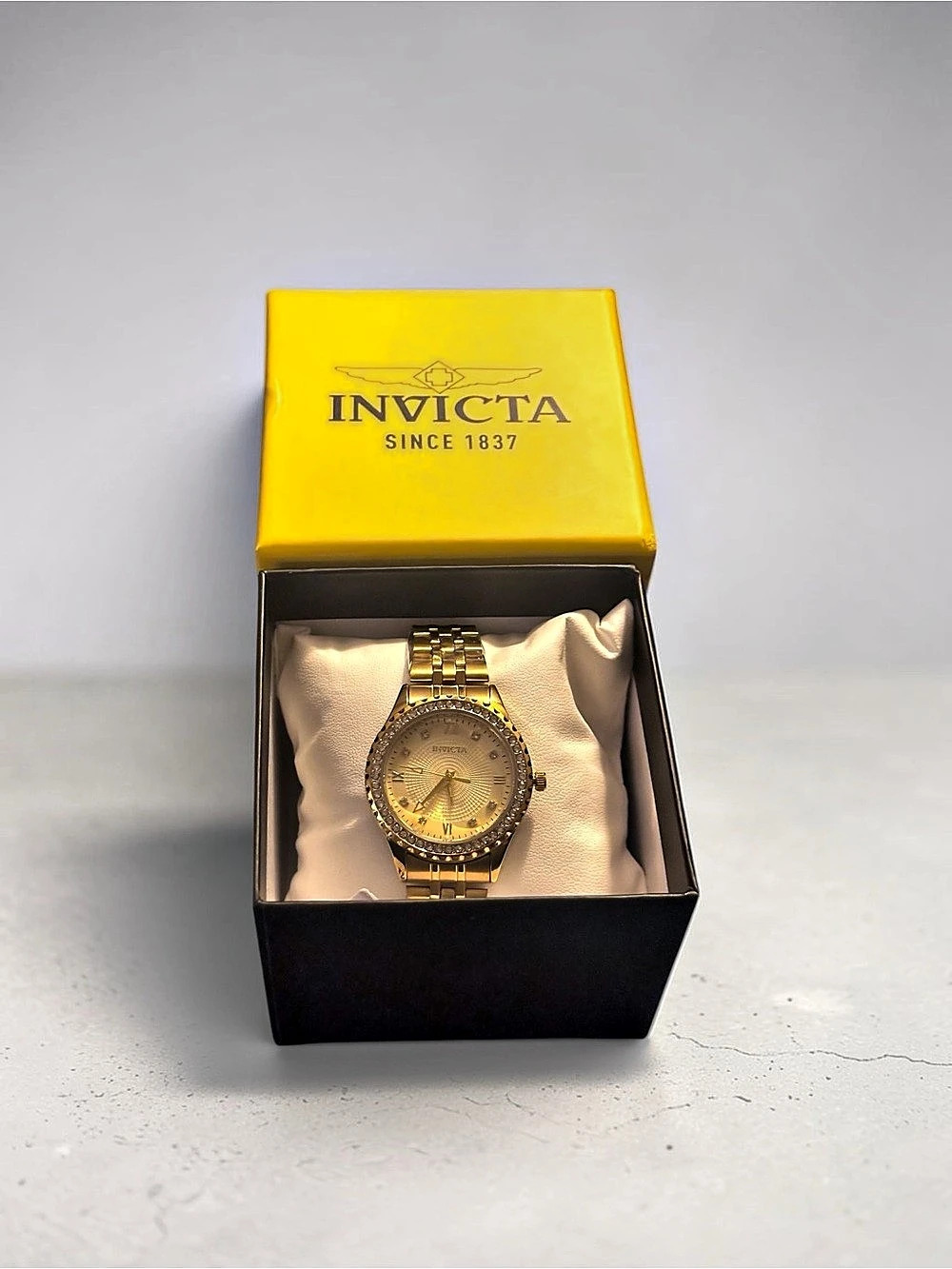 Invicta Wildflower Gold-Tone Pro Diver Watch